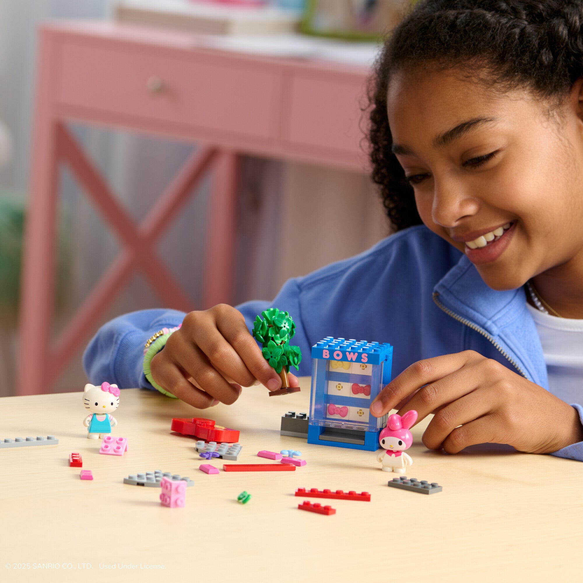Hello Kitty and Friends Bow Vending Machine Building Set - Image 4