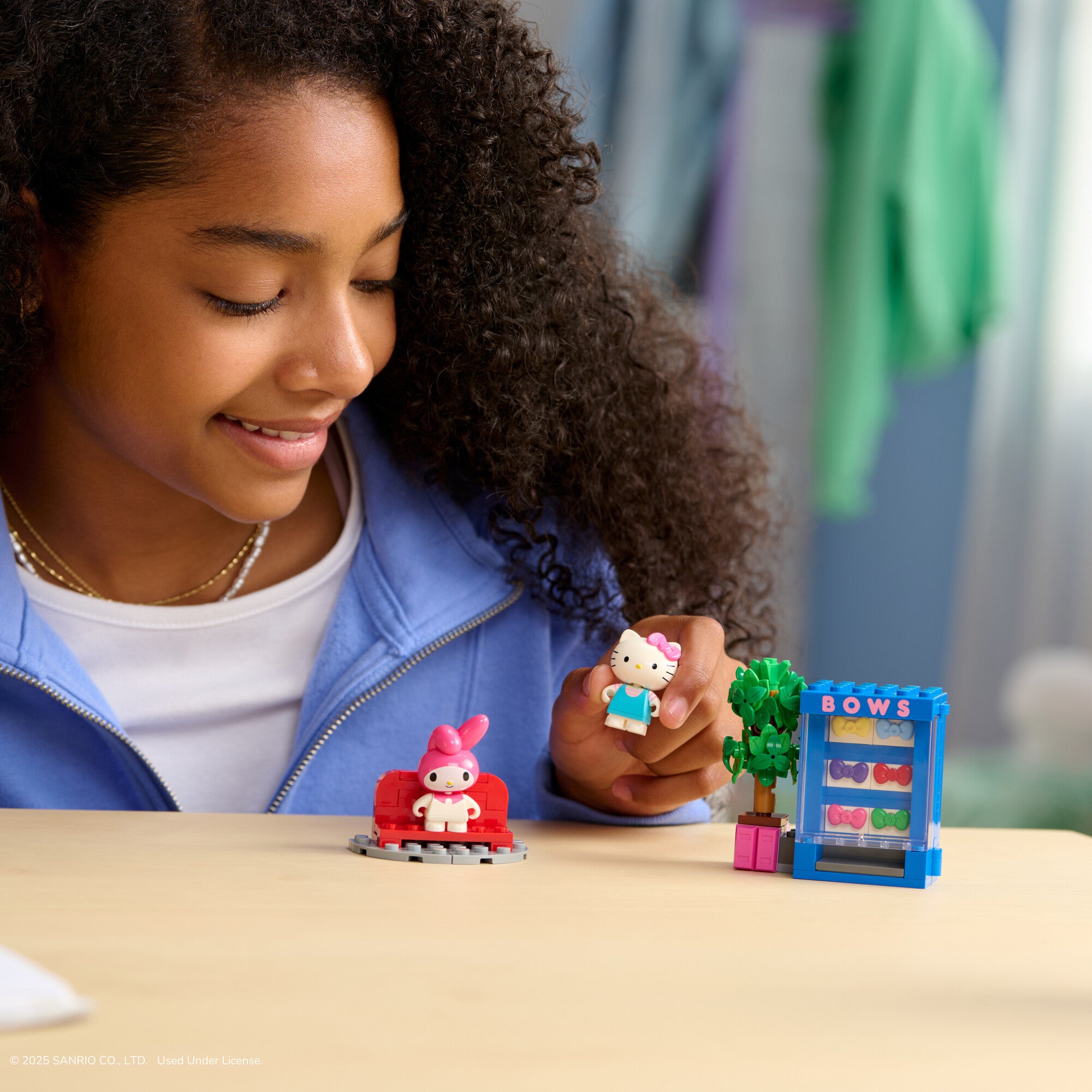 Hello Kitty and Friends Bow Vending Machine Building Set - Image 5