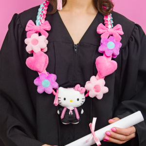 Hello Kitty 21-Inch Graduation Plush Lei with 4-Inch Collectible Plush