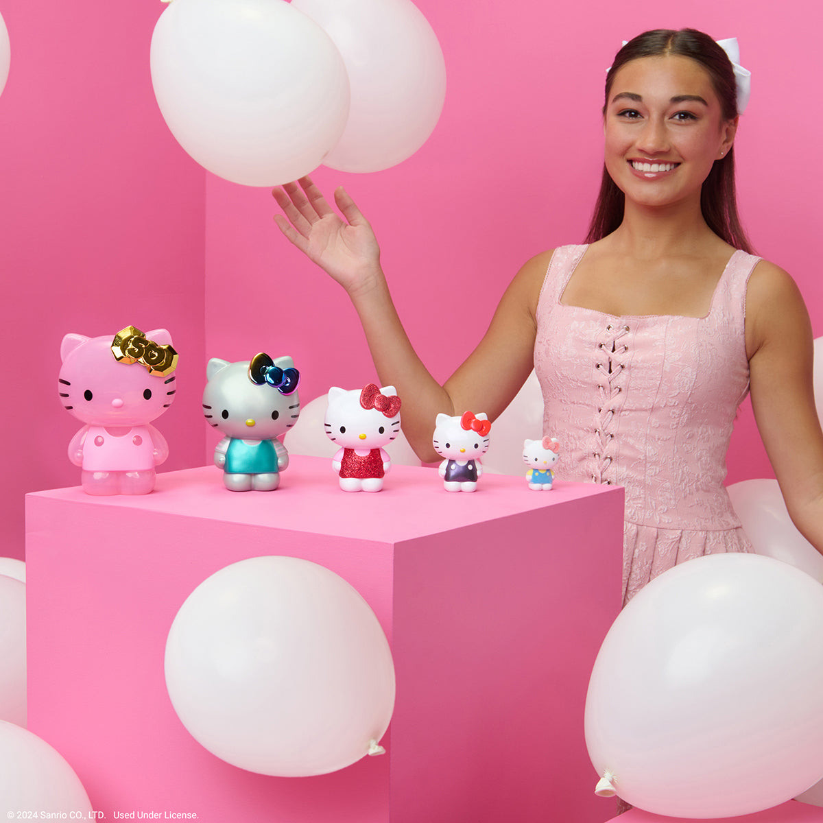 Hello Kitty and Friends 50th Anniversary Nesting Figures - Image 4