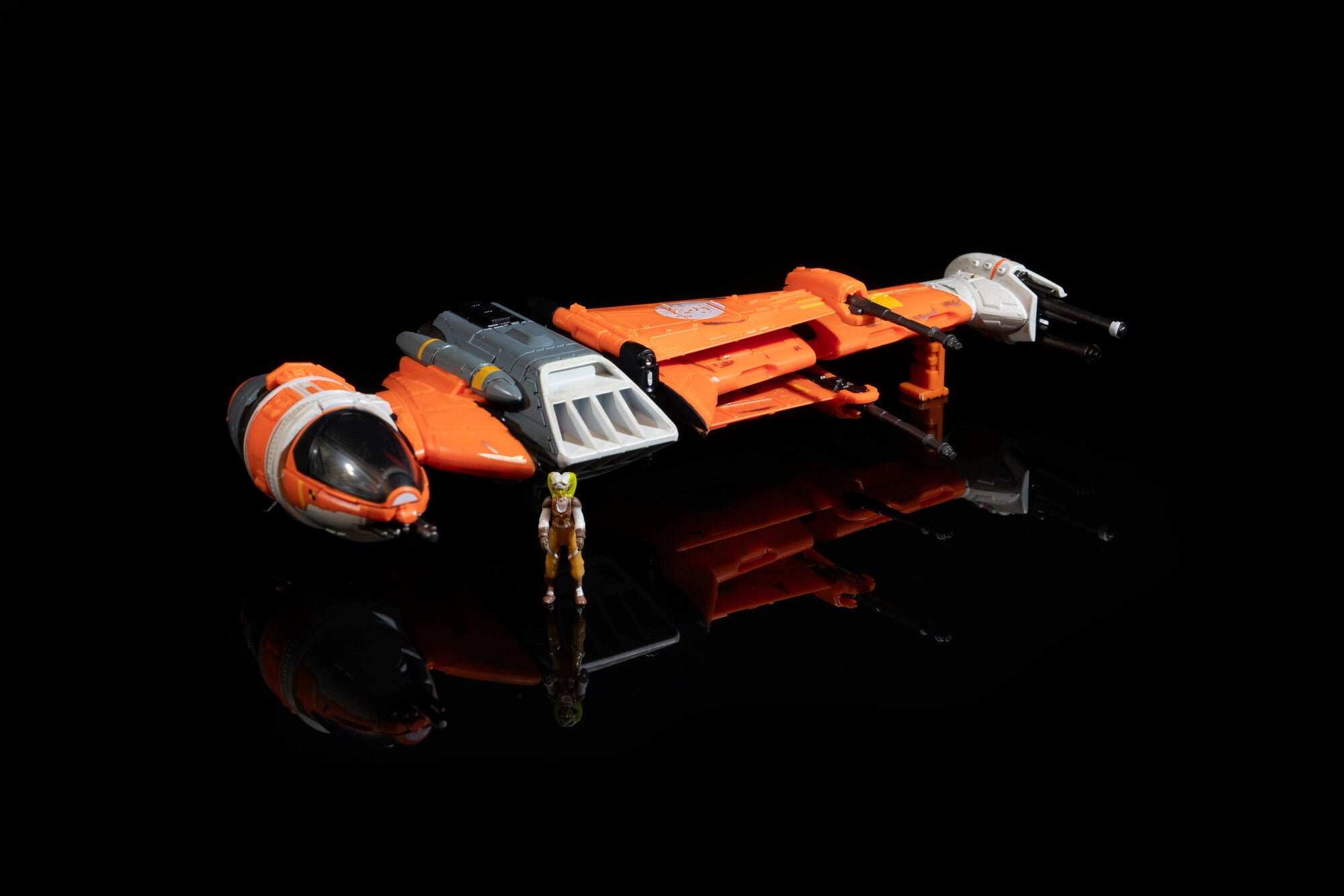 STAR WARS™ Micro Galaxy Squadron Hera Syndulla's B-wing - Image 6