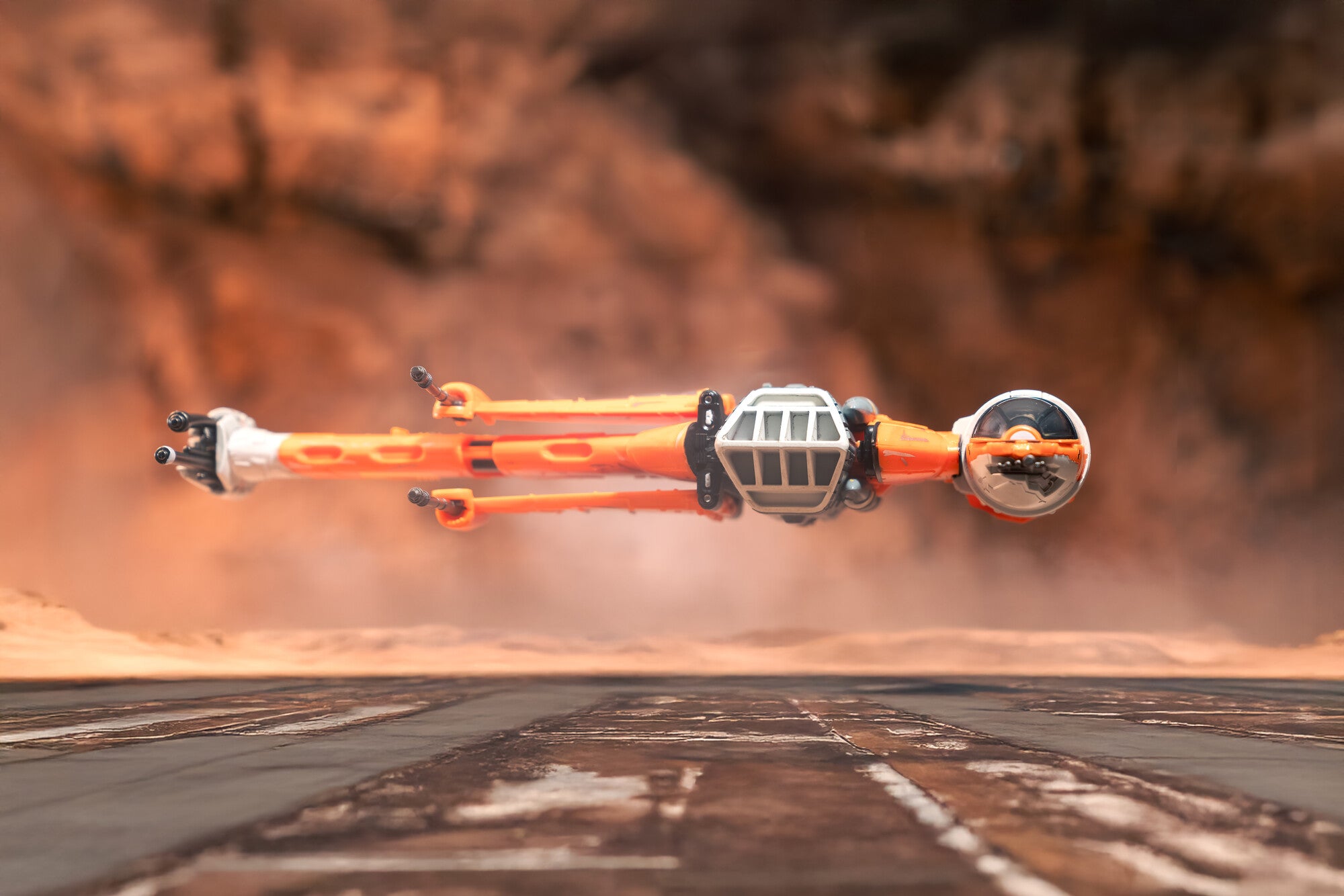 STAR WARS™ Micro Galaxy Squadron Hera Syndulla's B-wing - Image 3